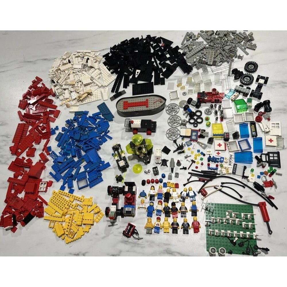 Vintage LEGO Mix Lot Classic Space Astronaut Spaceman Mini Figures Street Signs